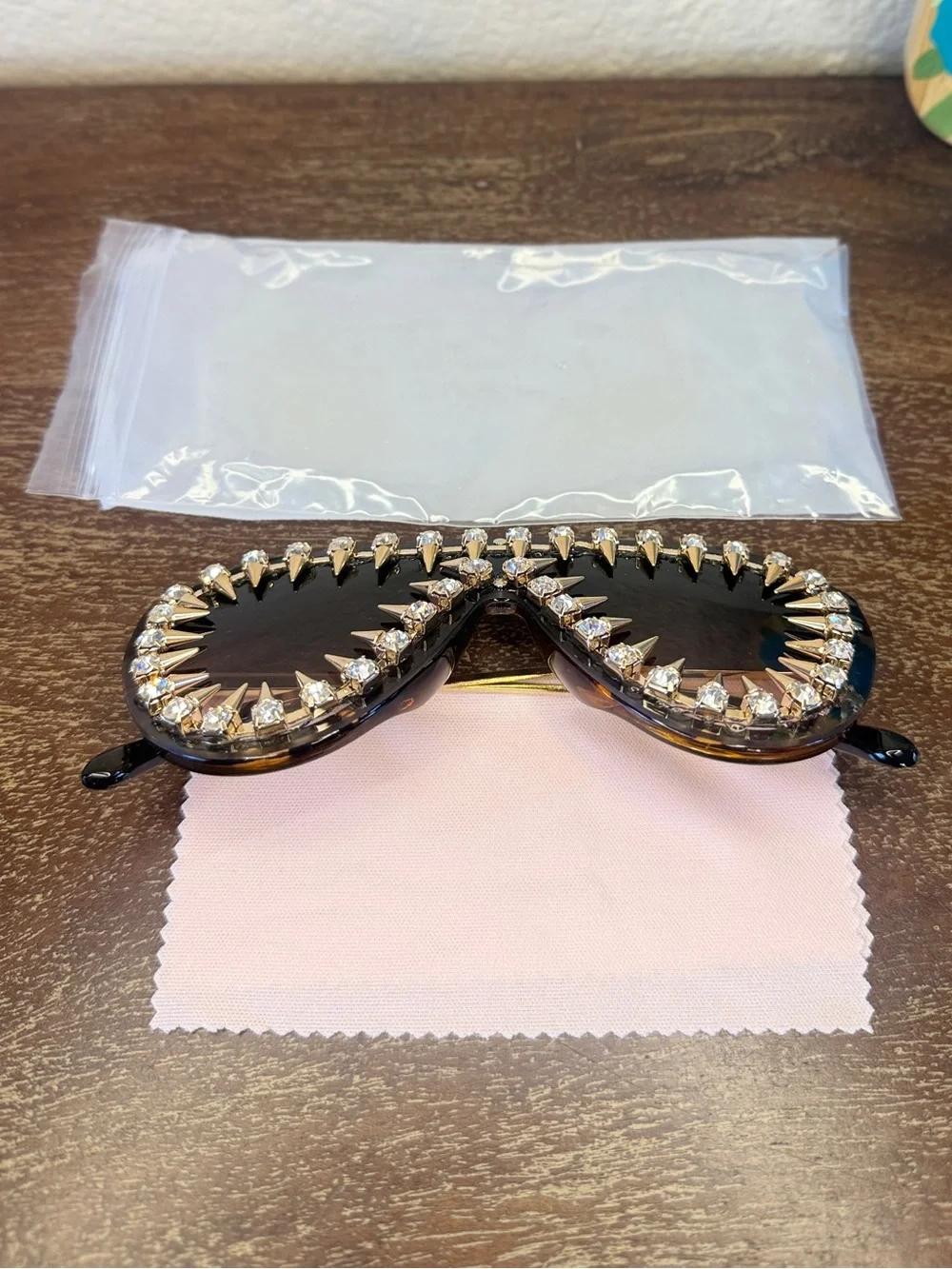 Sunglasses - Rocker Ice Fun Shades - Picture 13 of 16